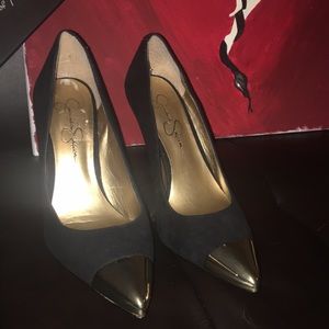 Jessica Simpson Black and Gold pumps